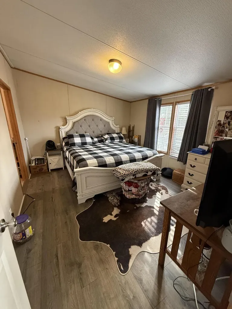 136 E Railroad Street Hustonville KY 40437
