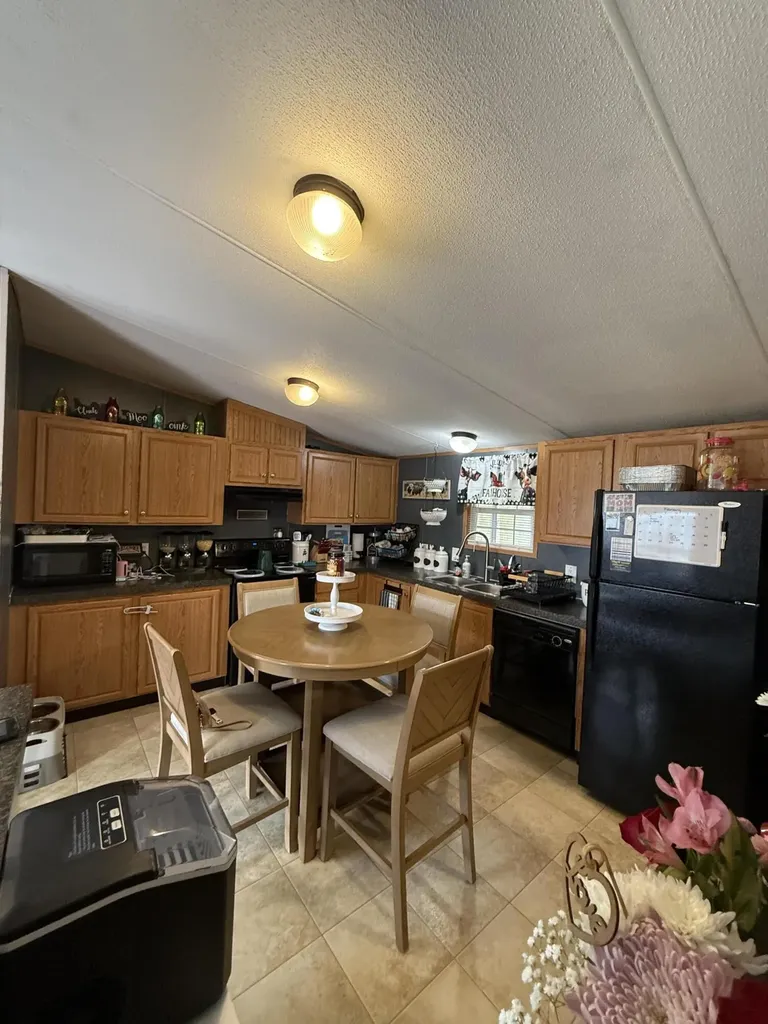 136 E Railroad Street Hustonville KY 40437