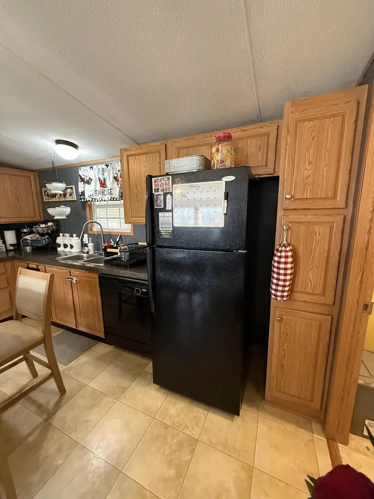136 E Railroad Street Hustonville KY 40437
