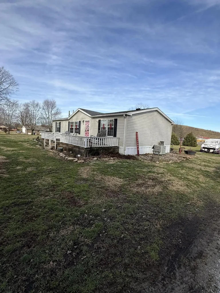 136 E Railroad Street Hustonville KY 40437