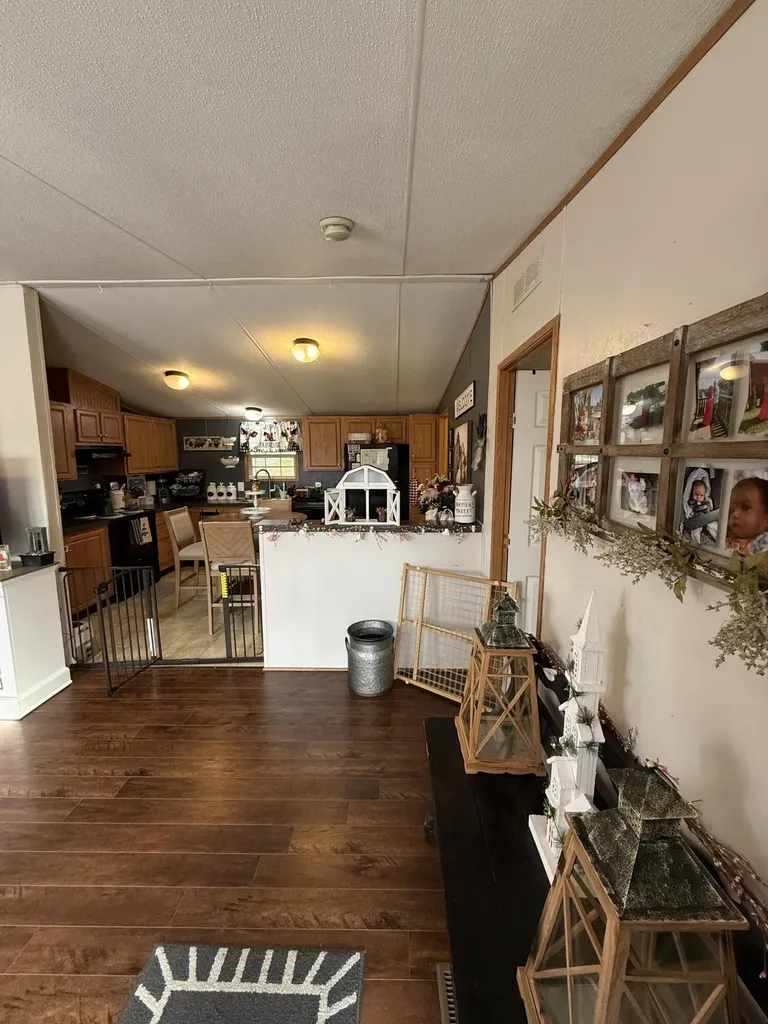 136 E Railroad Street Hustonville KY 40437