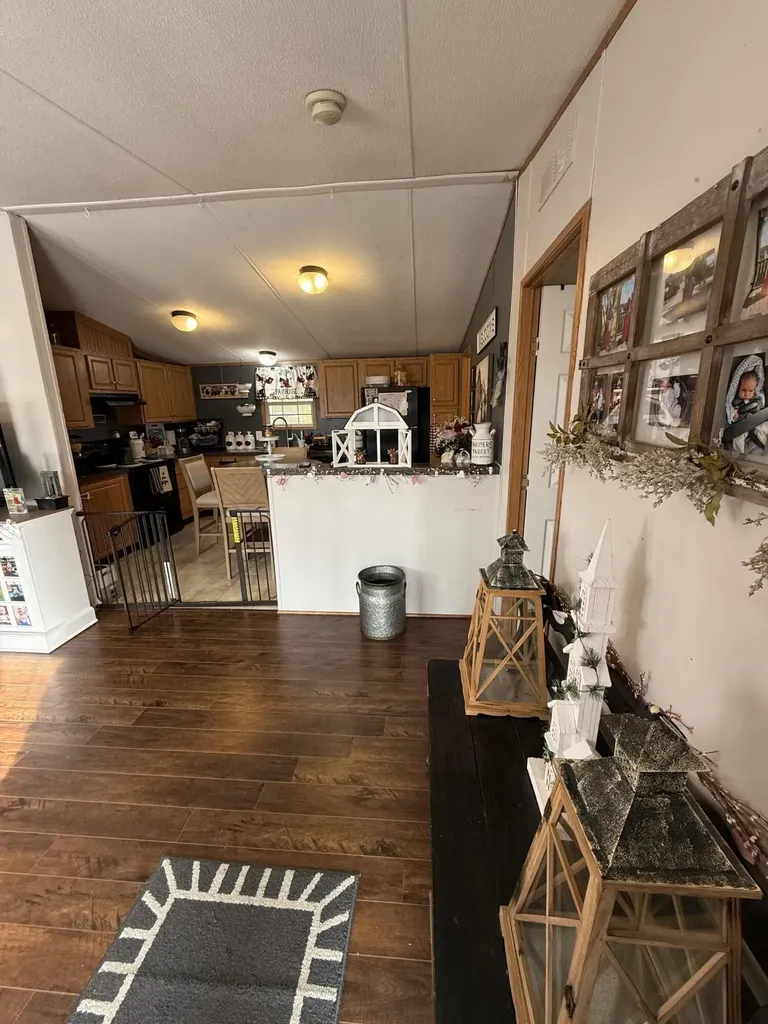 136 E Railroad Street Hustonville KY 40437