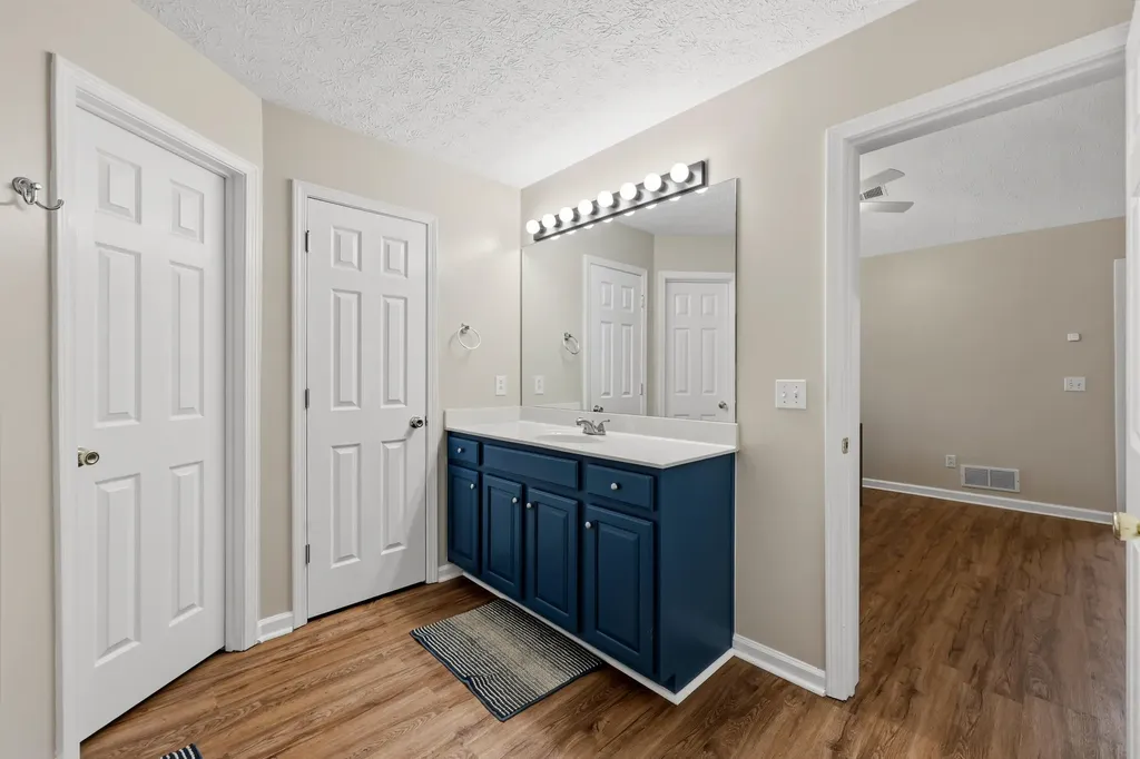 1112 Wood Glen Drive Frankfort KY 40601