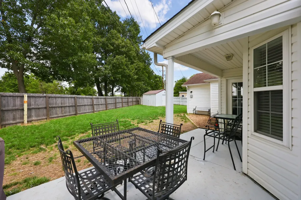 1112 Wood Glen Drive Frankfort KY 40601