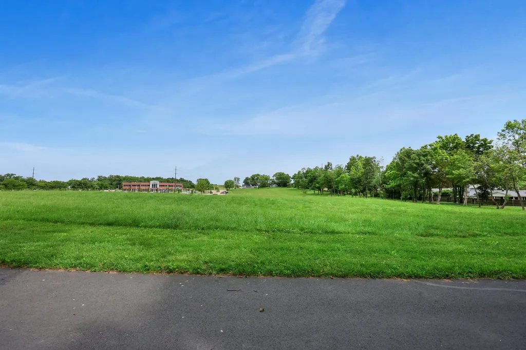 1112 Wood Glen Drive Frankfort KY 40601