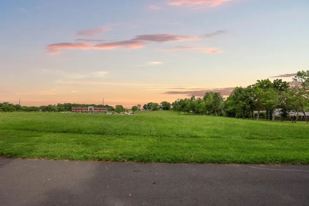 1112 Wood Glen Drive Frankfort KY 40601