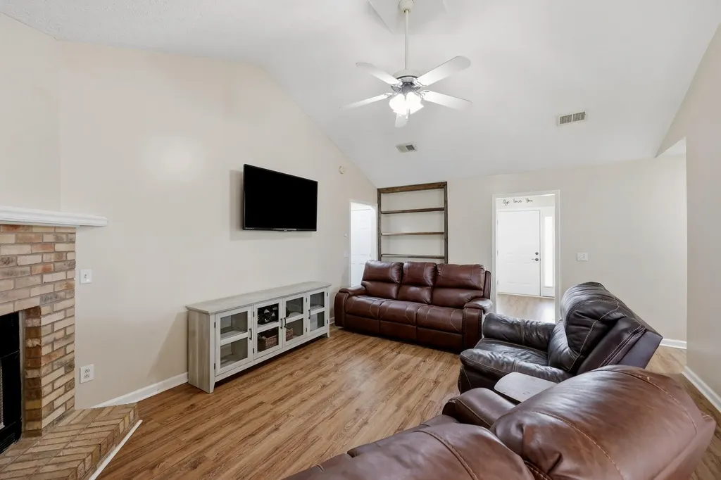 1112 Wood Glen Drive Frankfort KY 40601