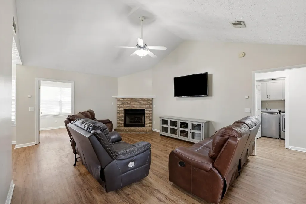 1112 Wood Glen Drive Frankfort KY 40601