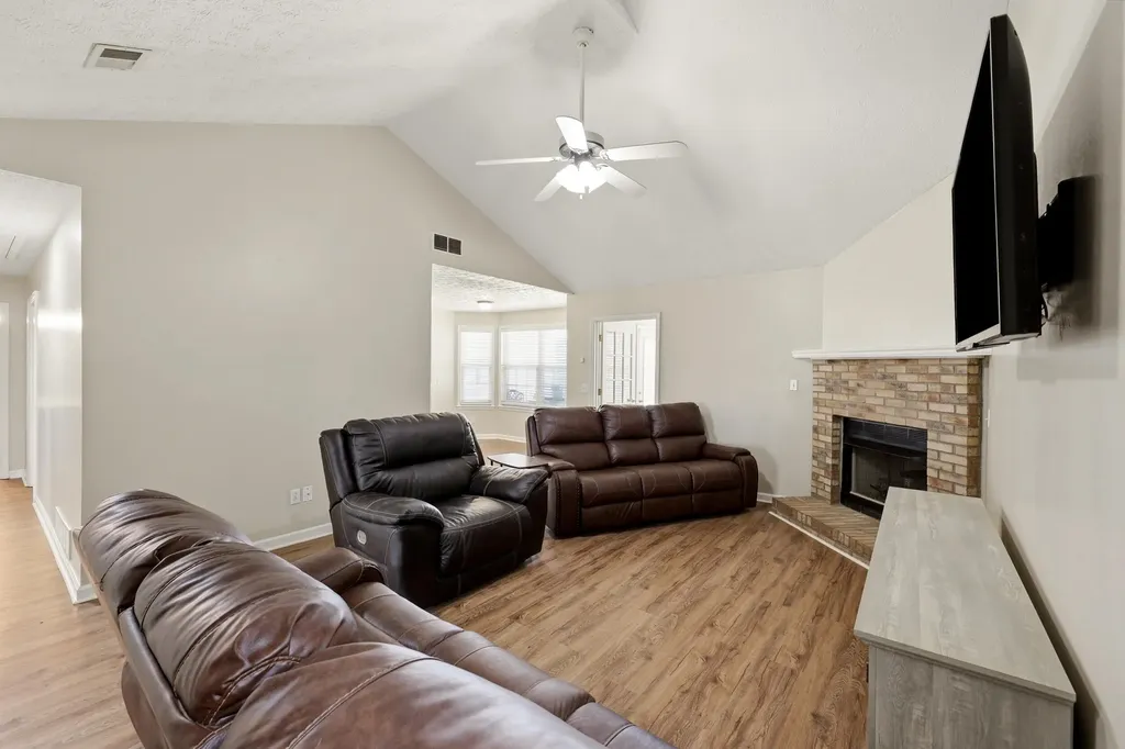 1112 Wood Glen Drive Frankfort KY 40601