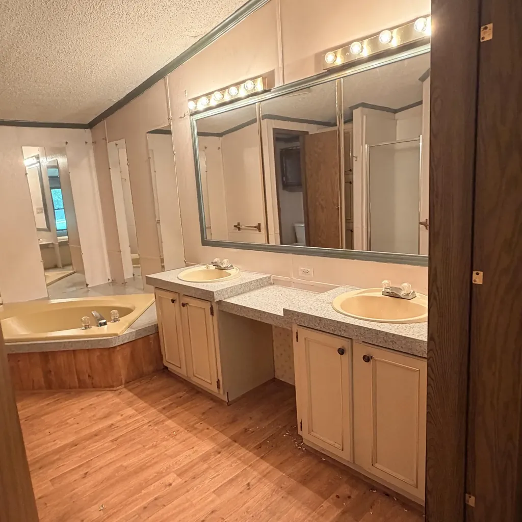 299 -301 Hideaway Hills Owenton KY 40359