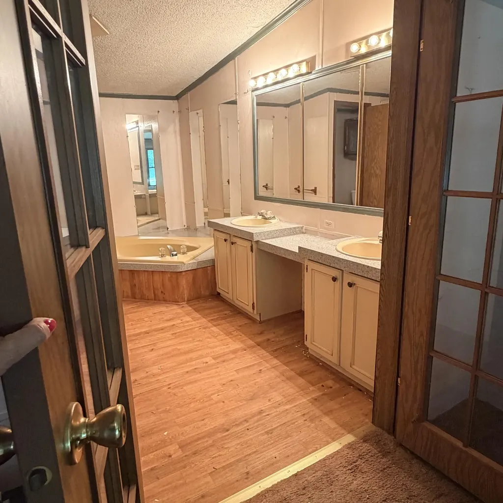 299 -301 Hideaway Hills Owenton KY 40359