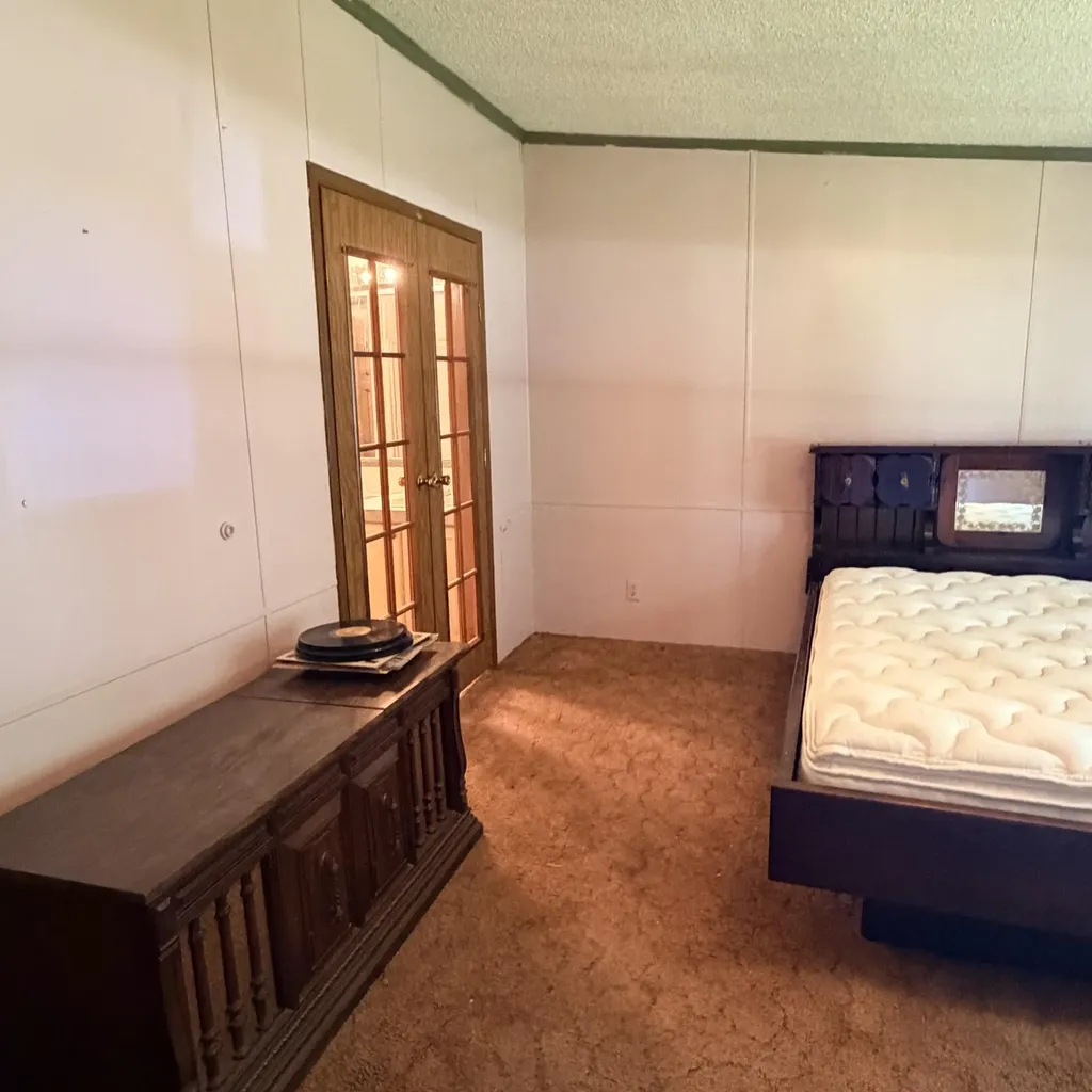 299 -301 Hideaway Hills Owenton KY 40359