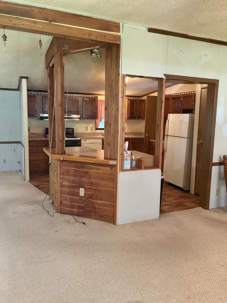299 -301 Hideaway Hills Owenton KY 40359