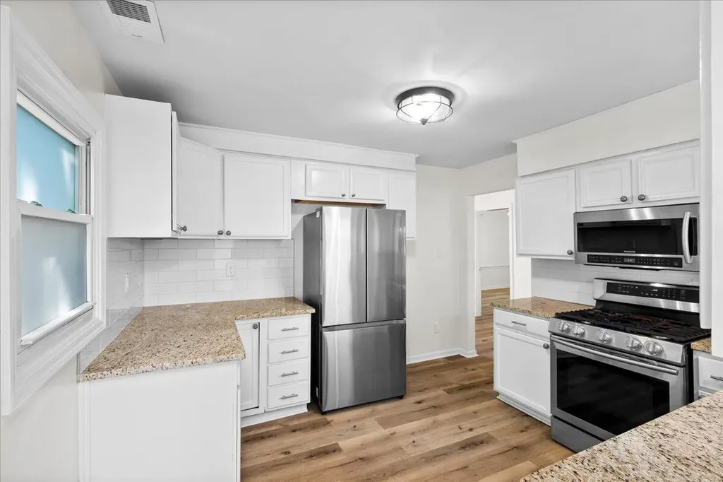 220 Locust Heights Nicholasville KY 40356