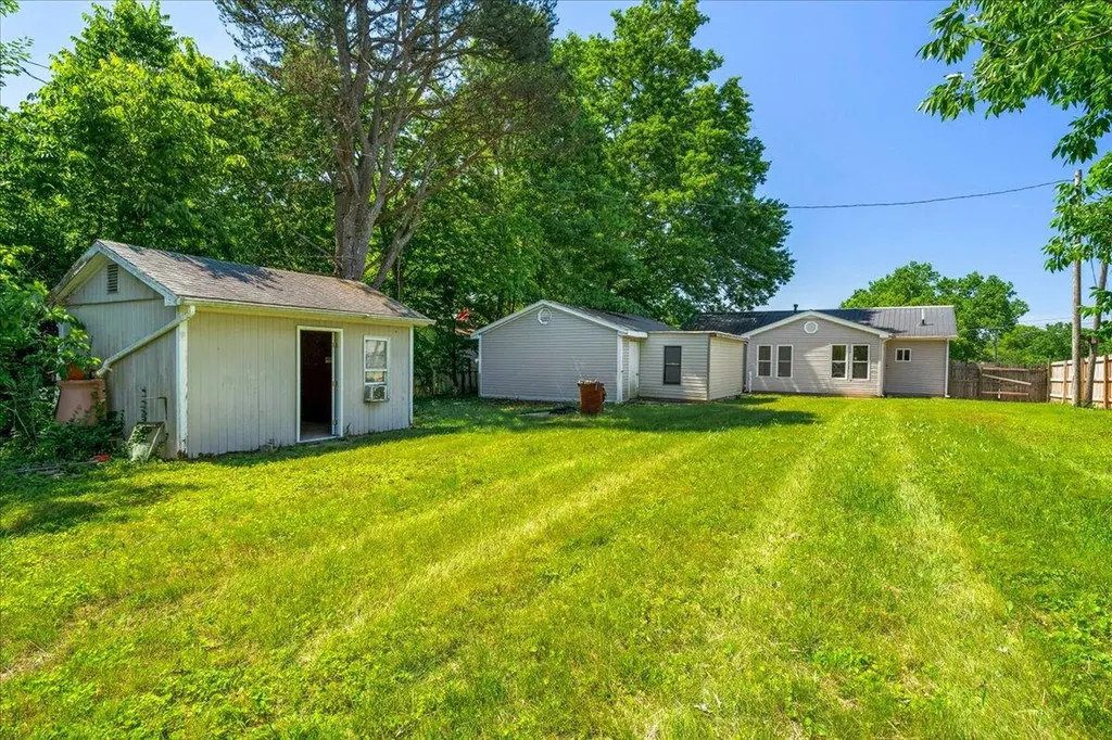220 Locust Heights Nicholasville KY 40356