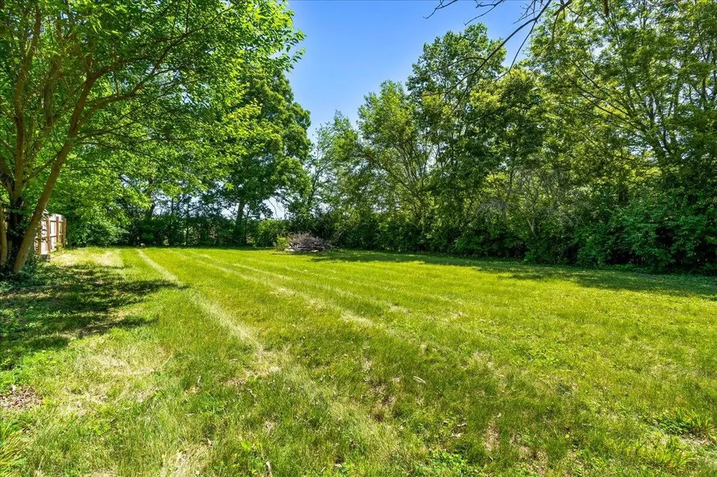 220 Locust Heights Nicholasville KY 40356