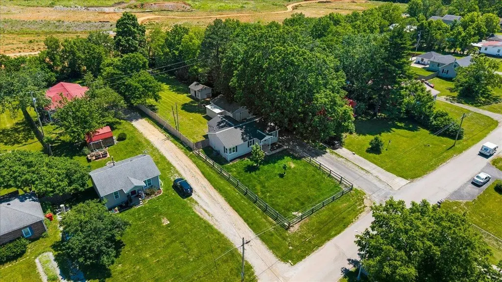 220 Locust Heights Nicholasville KY 40356
