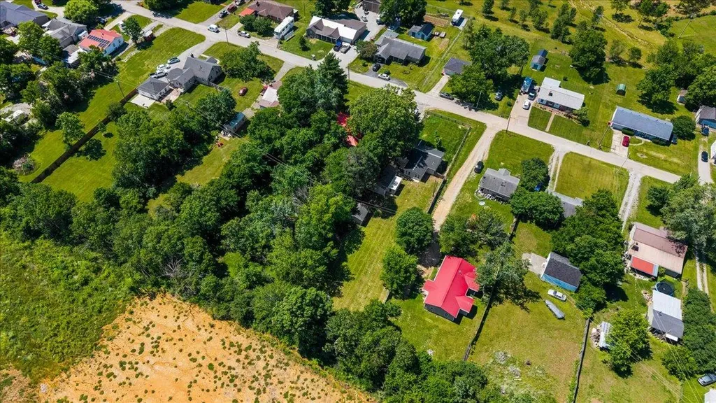 220 Locust Heights Nicholasville KY 40356