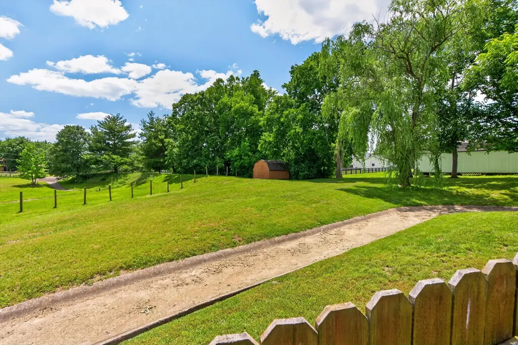 137 Deer Crossing Nicholasville KY 40356