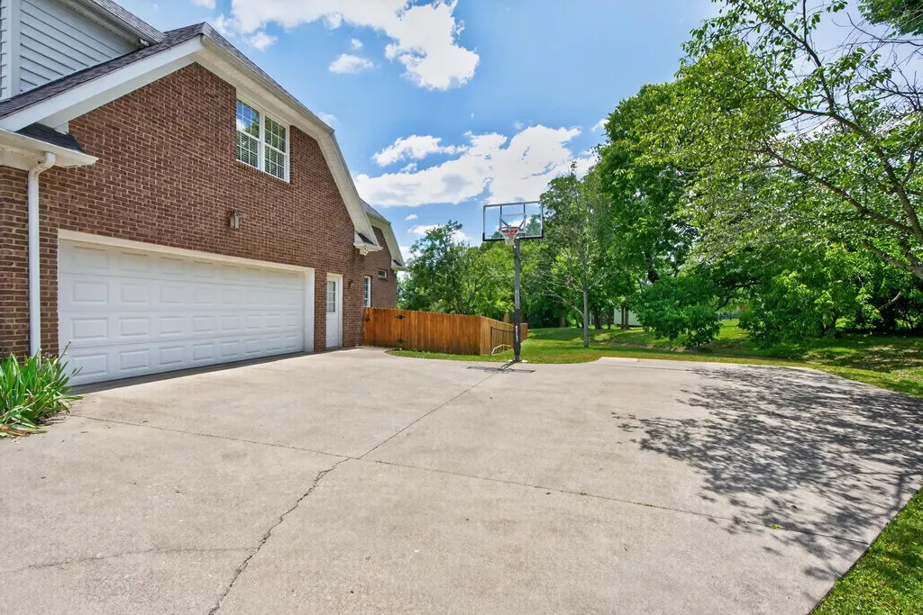 137 Deer Crossing Nicholasville KY 40356