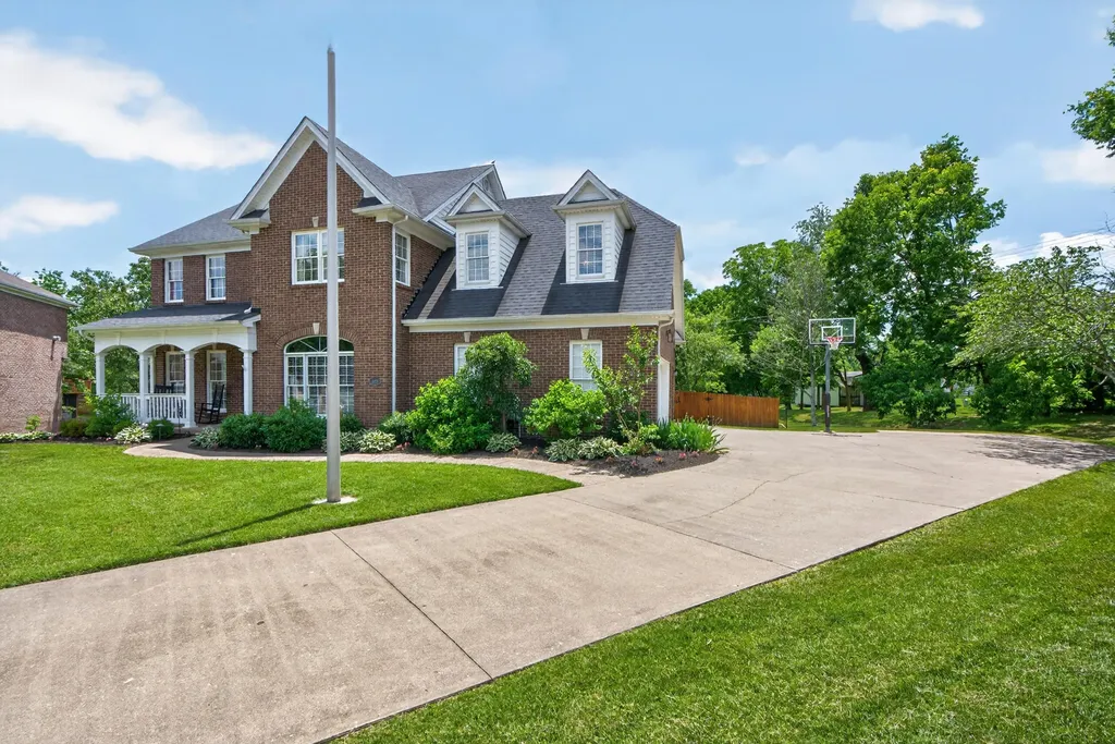 137 Deer Crossing Nicholasville KY 40356