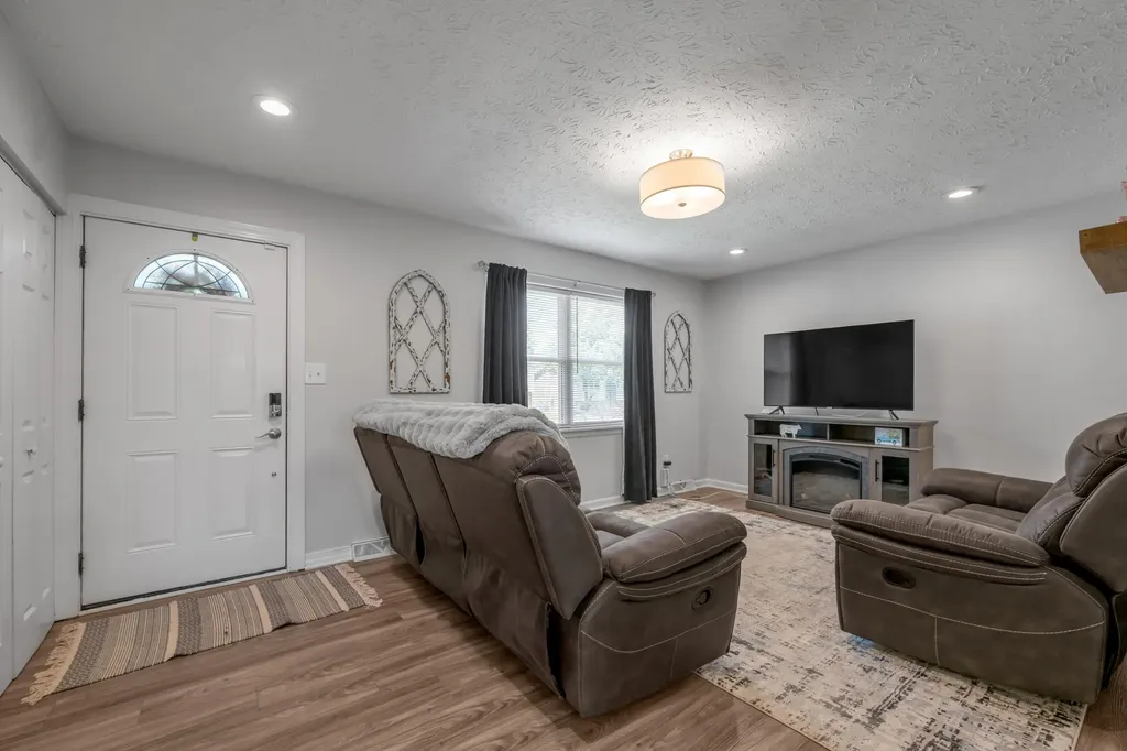 3680 Bold Bidder Drive Lexington KY 40517