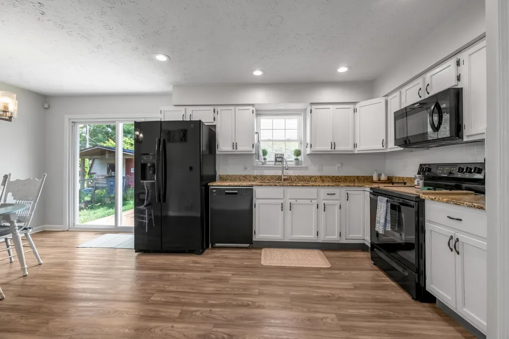 3680 Bold Bidder Drive Lexington KY 40517