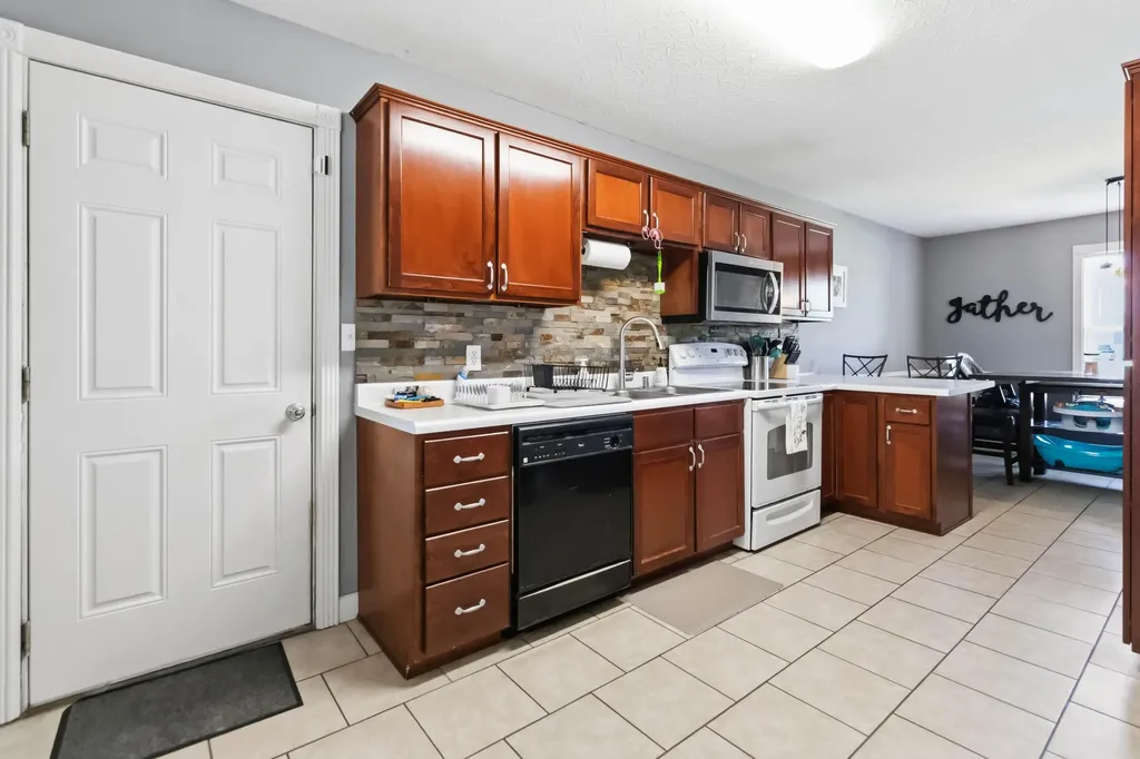 104 Canterbury Drive Science Hill KY 42553
