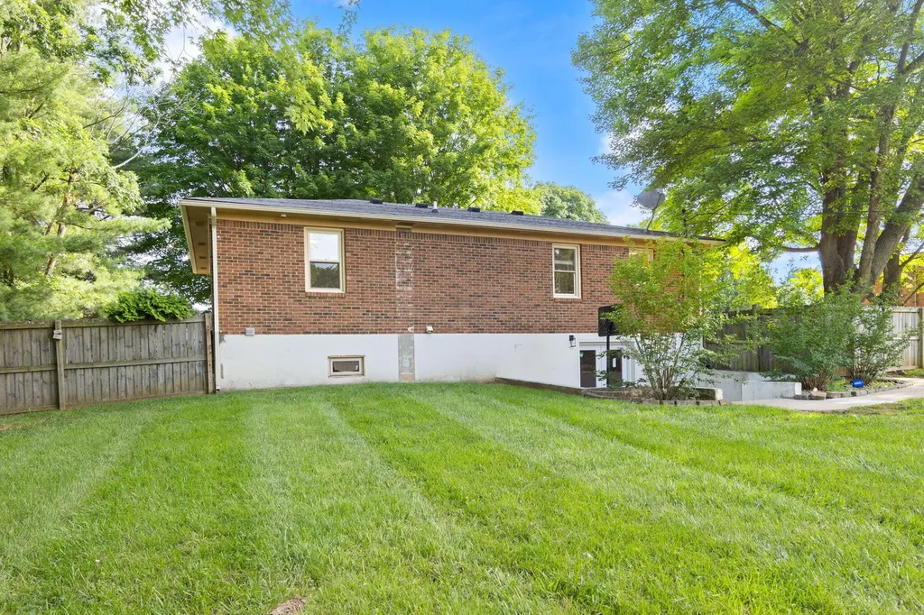 517 Greer Lane Bardstown KY 40004