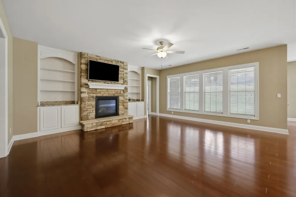 1072 Crestfield Lane Lexington KY 40515