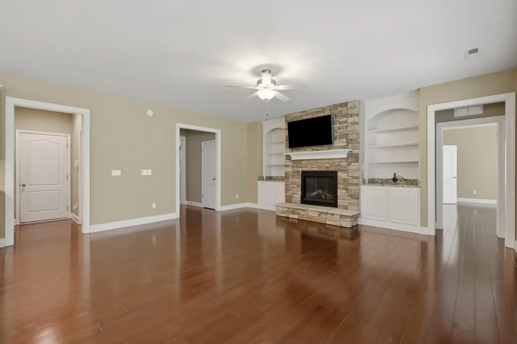 1072 Crestfield Lane Lexington KY 40515