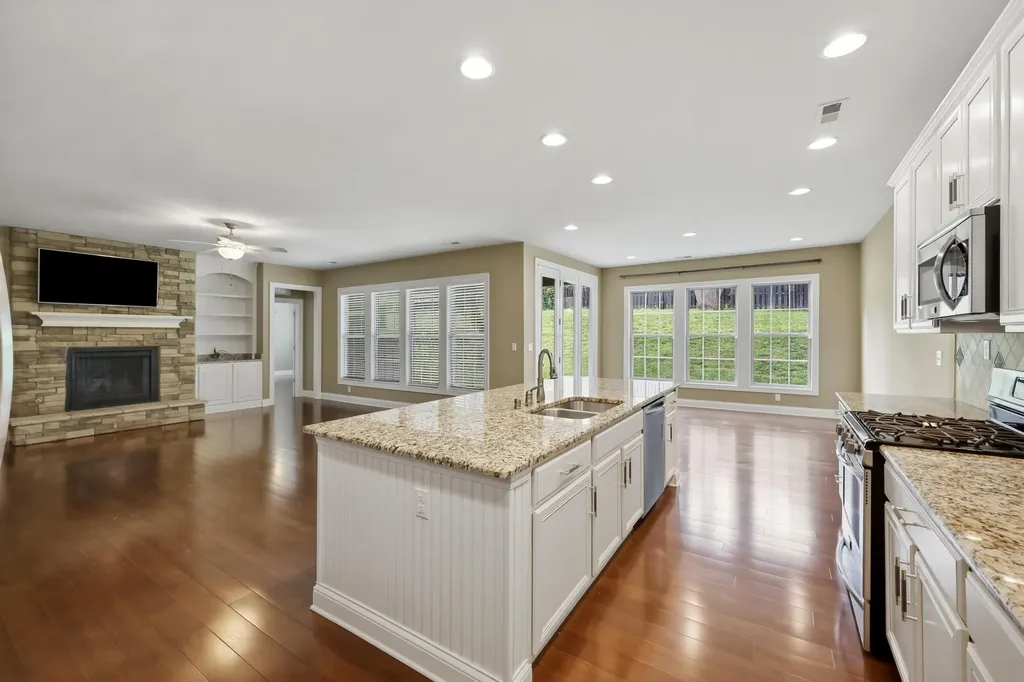 1072 Crestfield Lane Lexington KY 40515