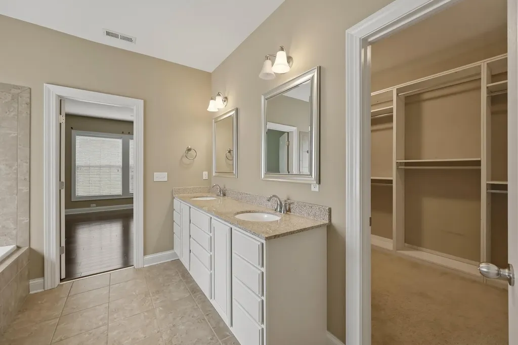1072 Crestfield Lane Lexington KY 40515
