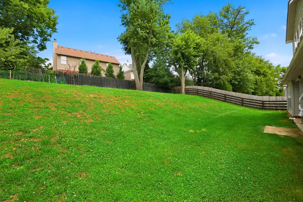 1072 Crestfield Lane Lexington KY 40515