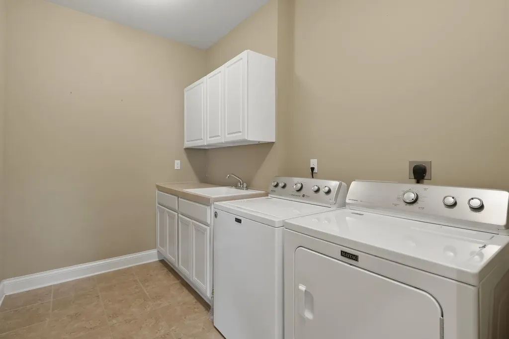 1072 Crestfield Lane Lexington KY 40515
