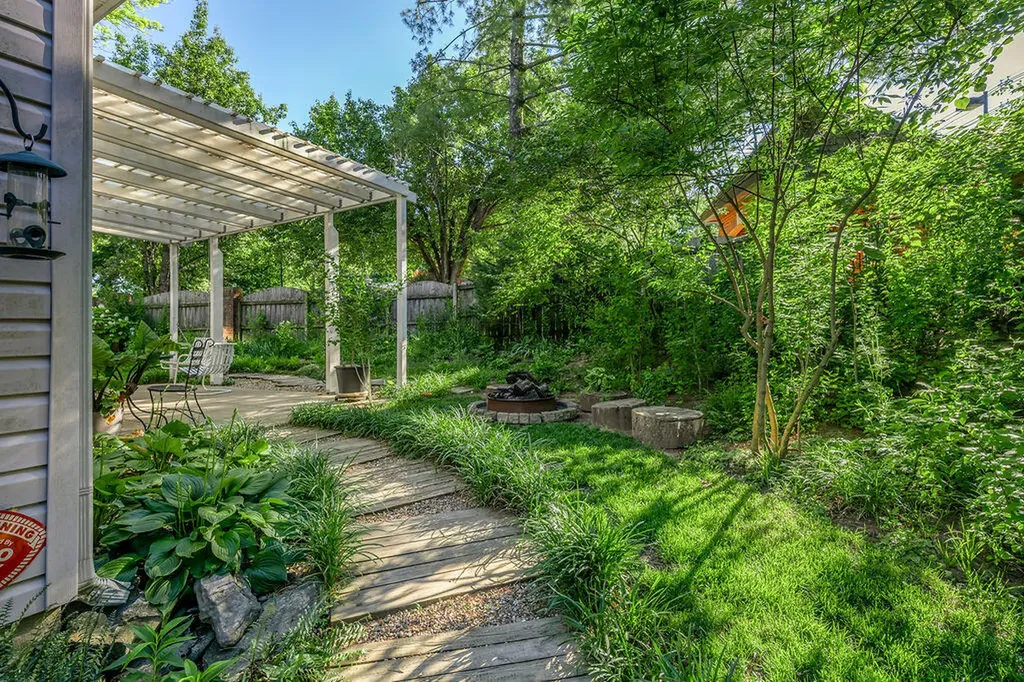928 Palomino Lane Lexington KY 40503