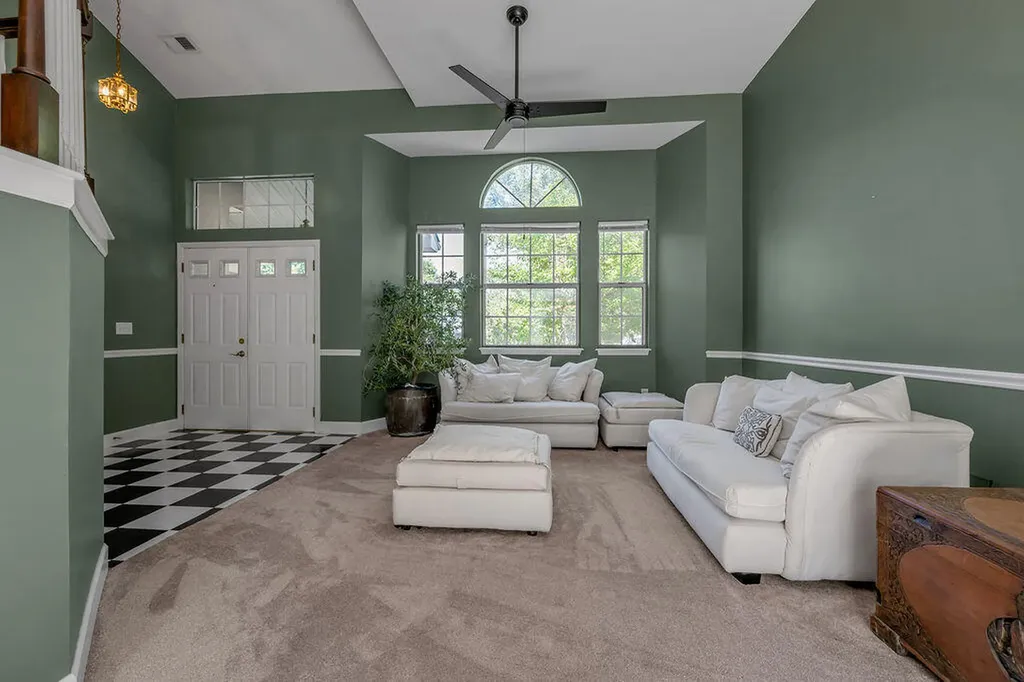 928 Palomino Lane Lexington KY 40503