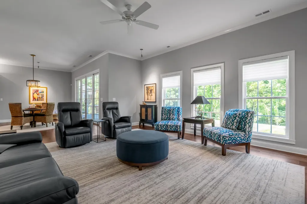 392 Weston Park Lexington KY 40515