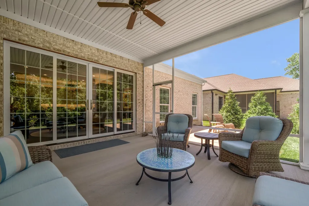 392 Weston Park Lexington KY 40515