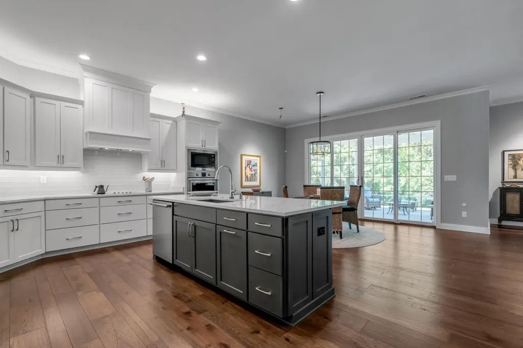 392 Weston Park Lexington KY 40515