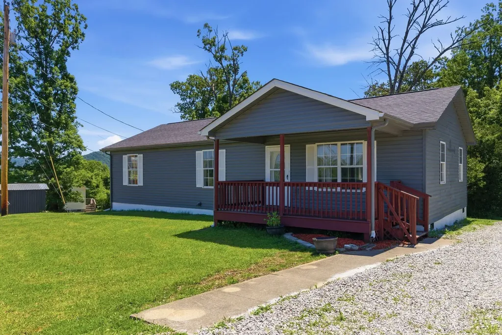 103 Ridge Road Irvine KY 40336