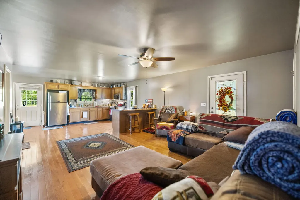 15 Rose Lane Clay City KY 40312