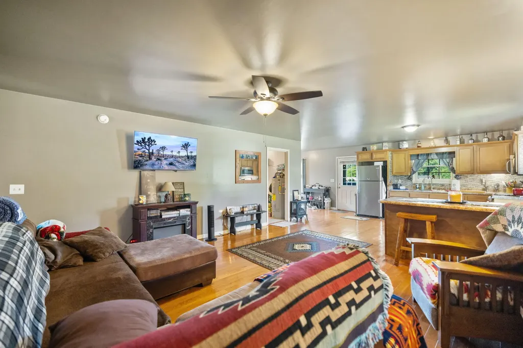 15 Rose Lane Clay City KY 40312