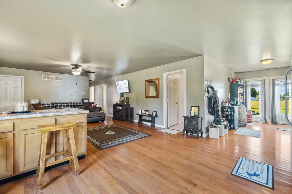 15 Rose Lane Clay City KY 40312