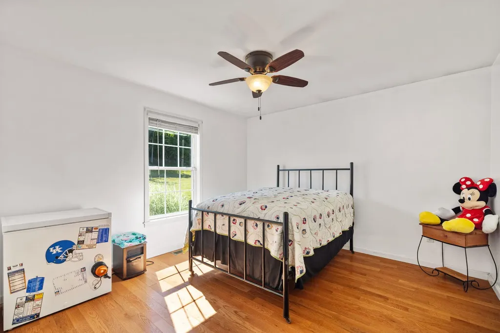 15 Rose Lane Clay City KY 40312
