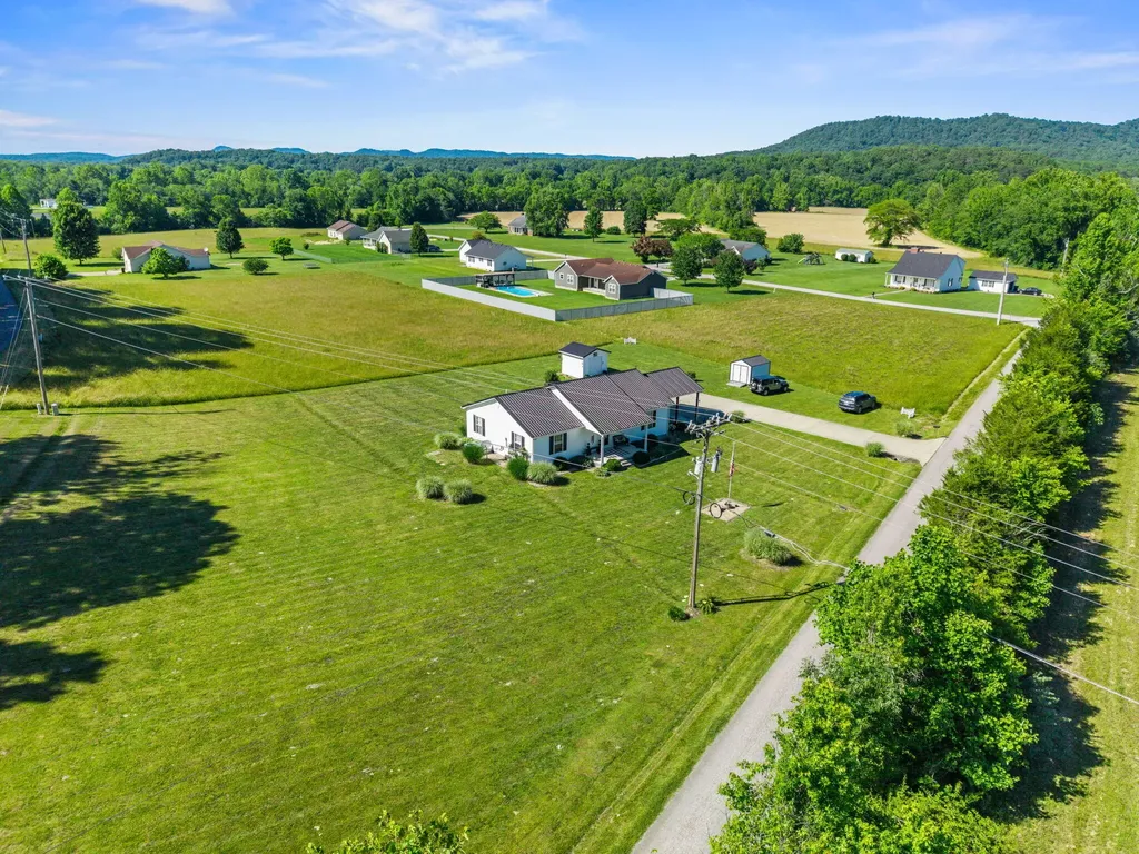 15 Rose Lane Clay City KY 40312