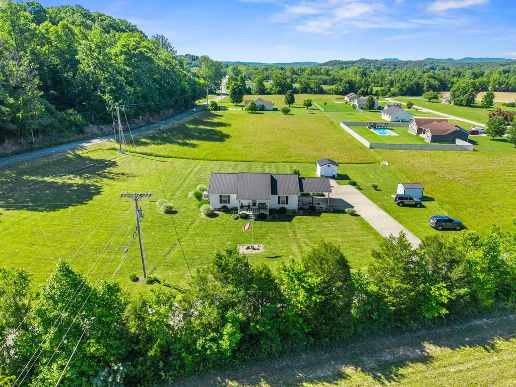 15 Rose Lane Clay City KY 40312
