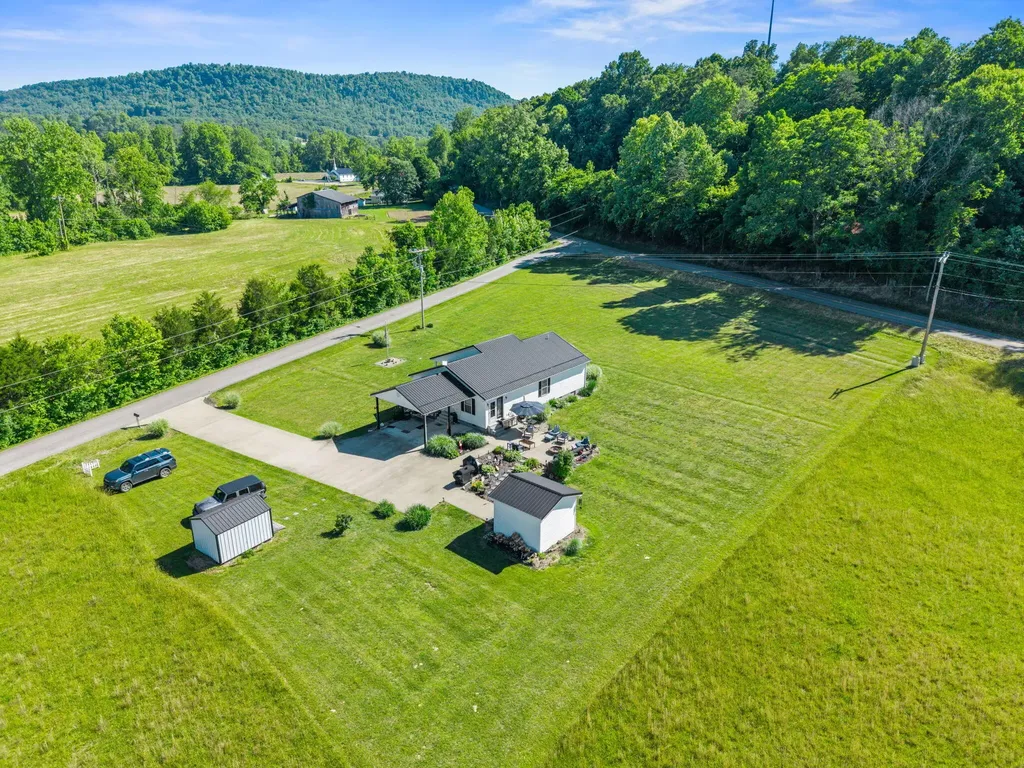 15 Rose Lane Clay City KY 40312