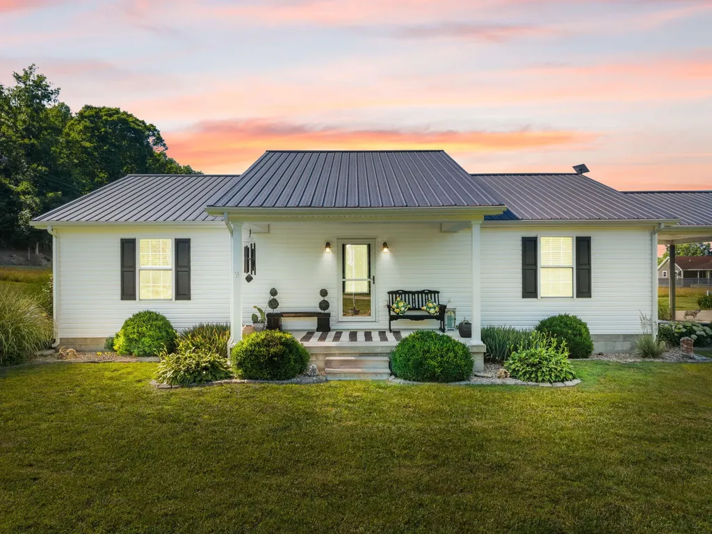 15 Rose Lane Clay City KY 40312