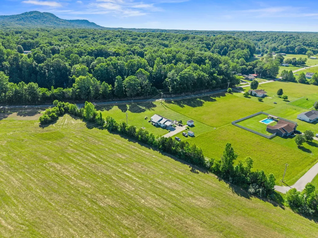 15 Rose Lane Clay City KY 40312